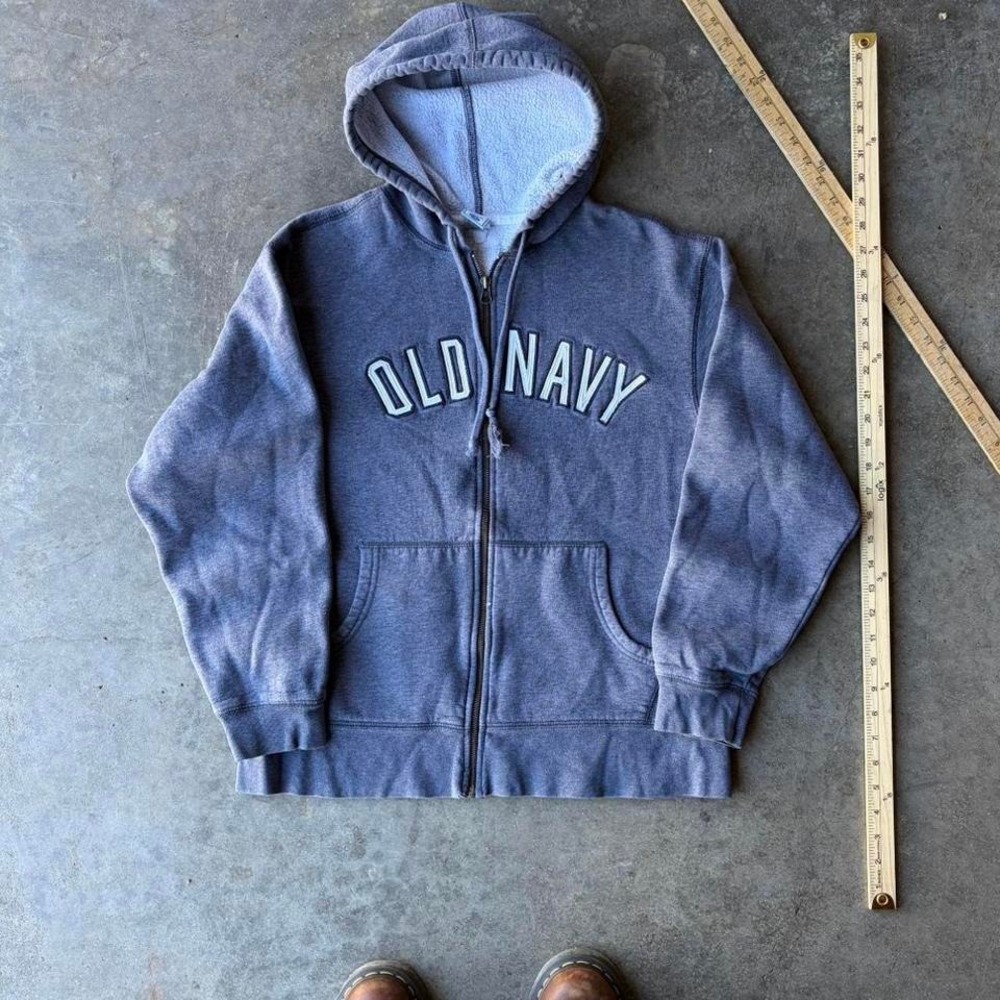 2000s old navy grey zip up‎